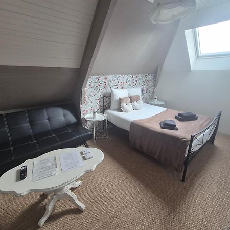 L'Ame Du Gourmand Hotell Pontorson Exteriör bild