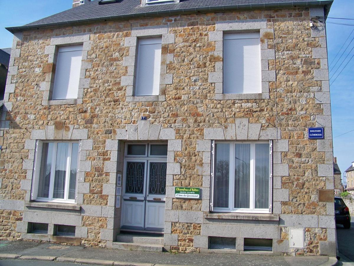 L'Ame Du Gourmand Hotell Pontorson Exteriör bild