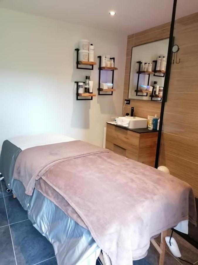 L'Ame Du Gourmand Hotell Pontorson Exteriör bild