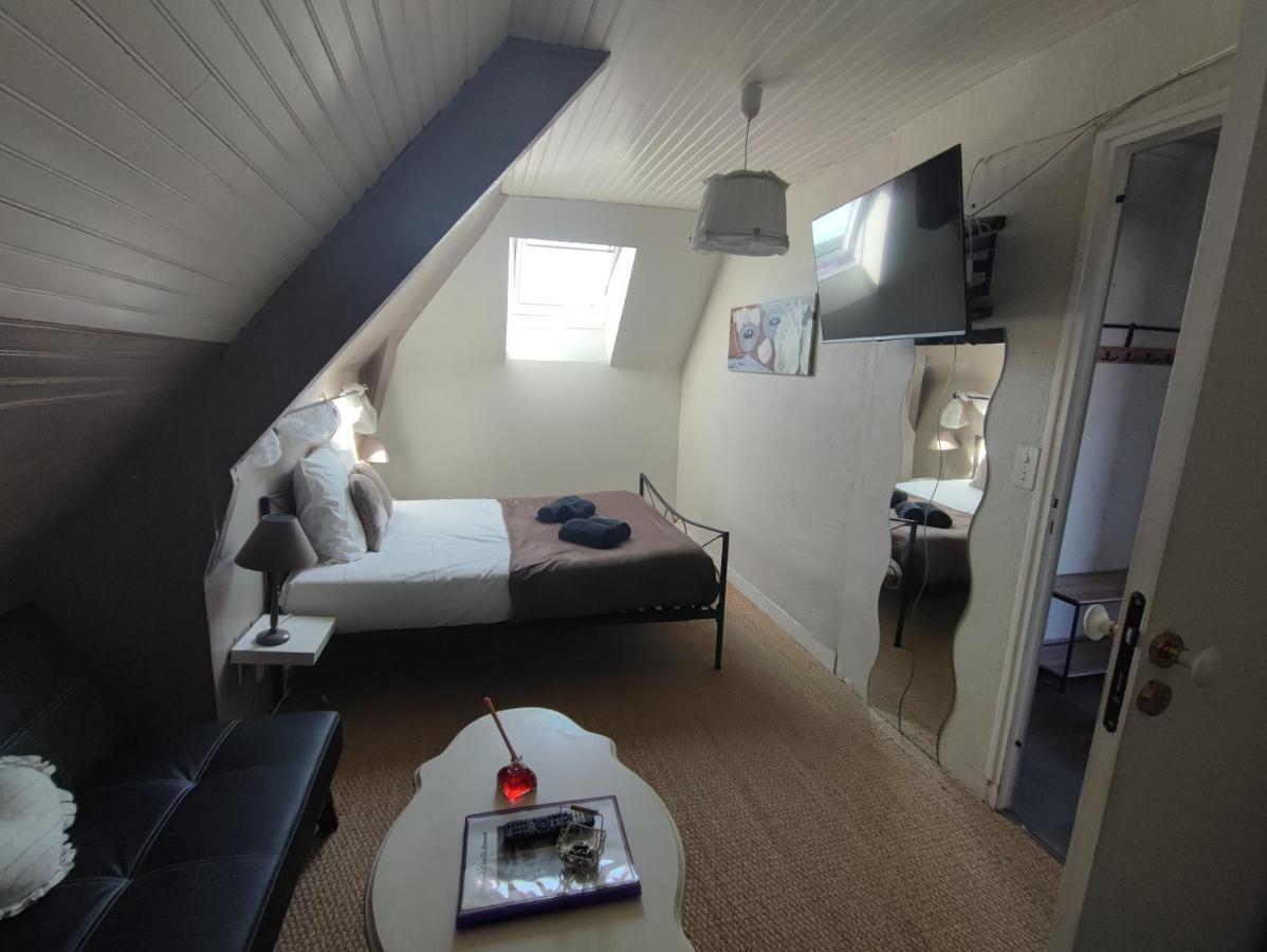 L'Ame Du Gourmand Hotell Pontorson Exteriör bild