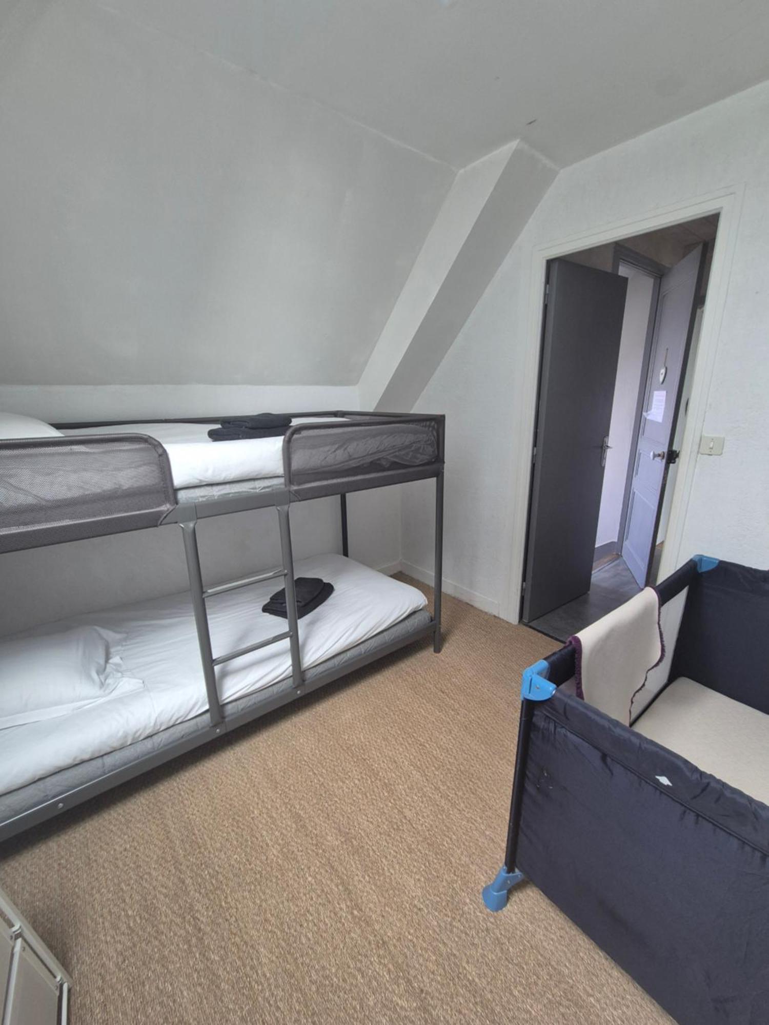 L'Ame Du Gourmand Hotell Pontorson Exteriör bild