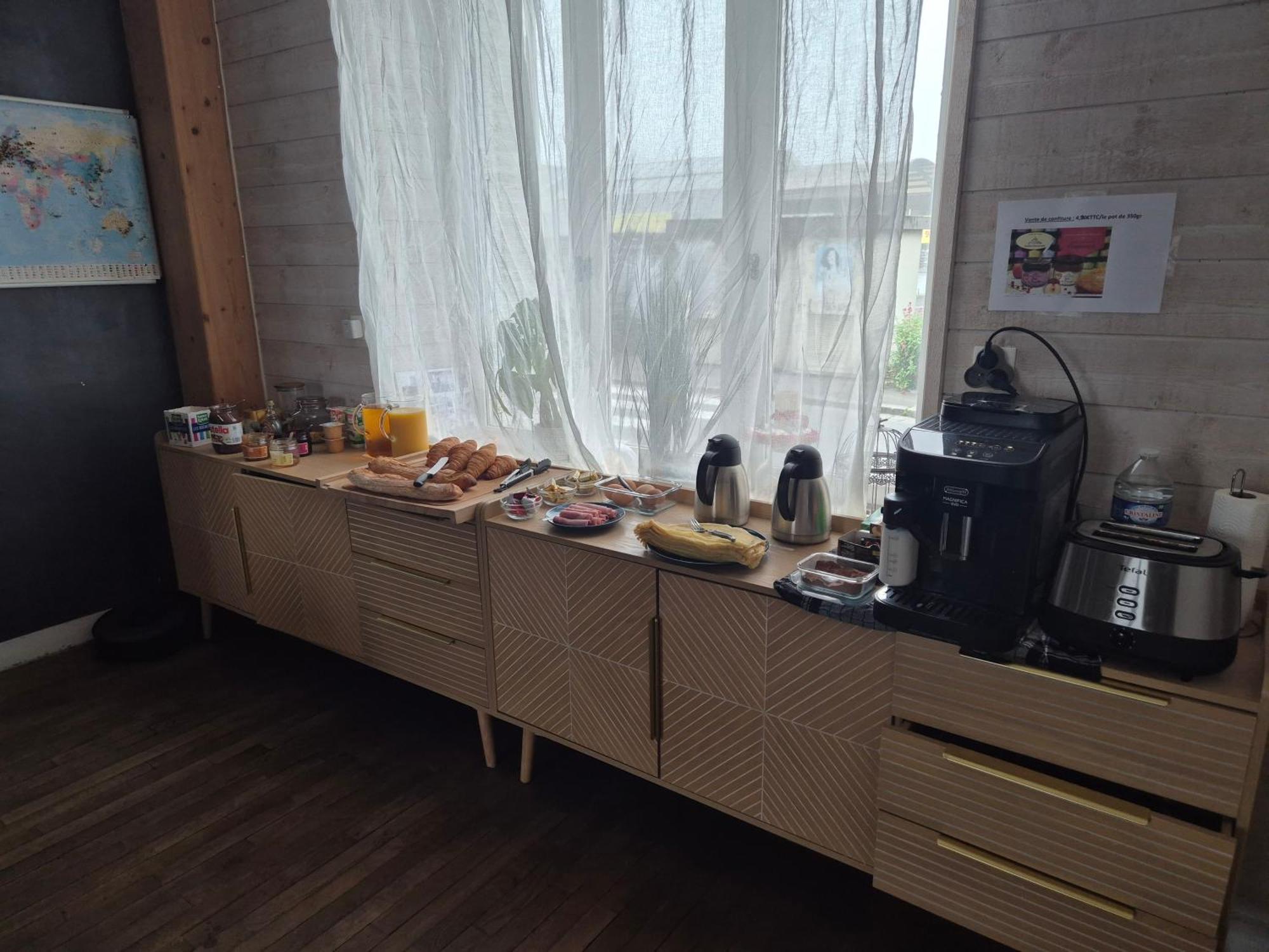 L'Ame Du Gourmand Hotell Pontorson Exteriör bild